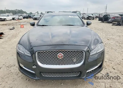 2017 Jaguar Xjl Portfolio z USA, uszkodzony, nr VIN SAJWA2G75H8W12117